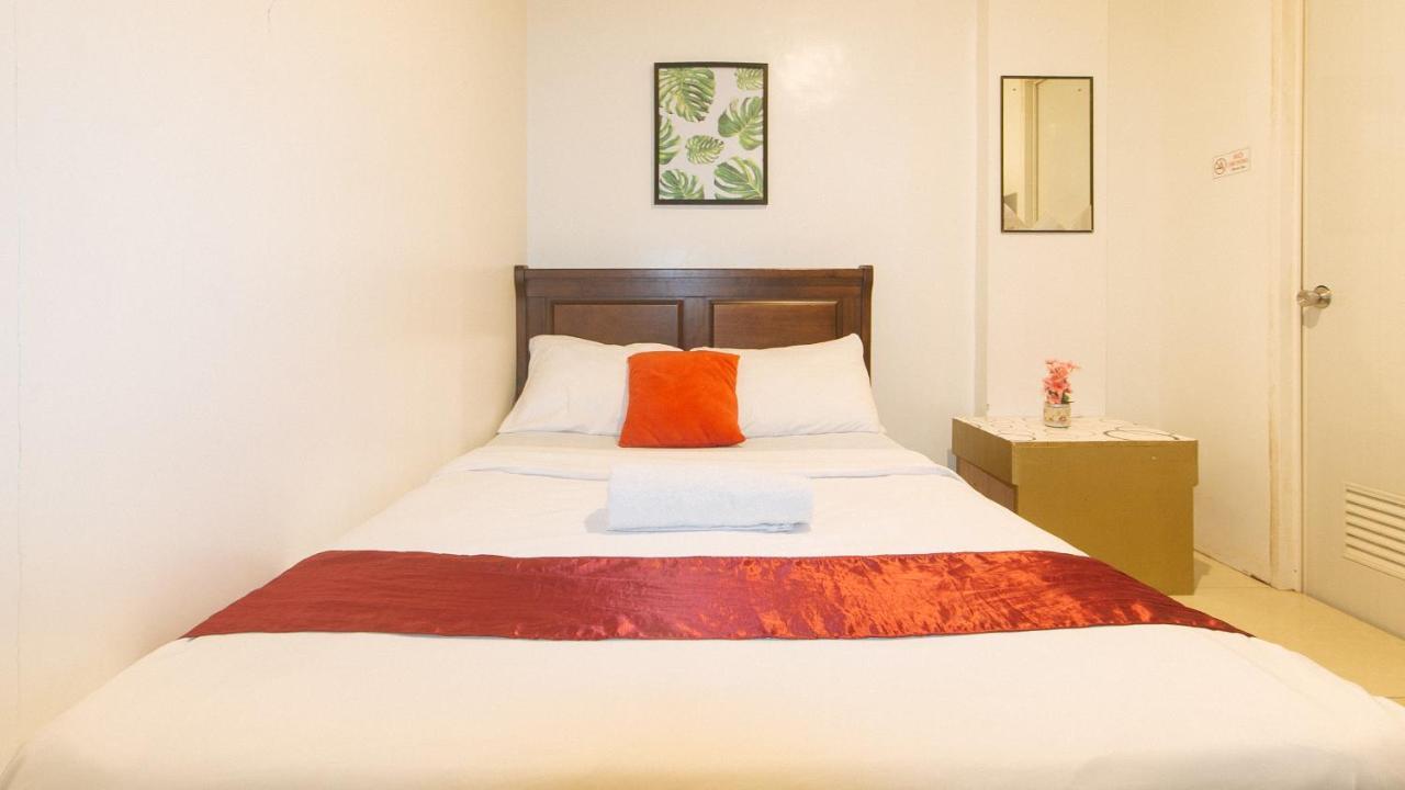 Nearest Hostel Pasay City By Reddoorz Exterior foto